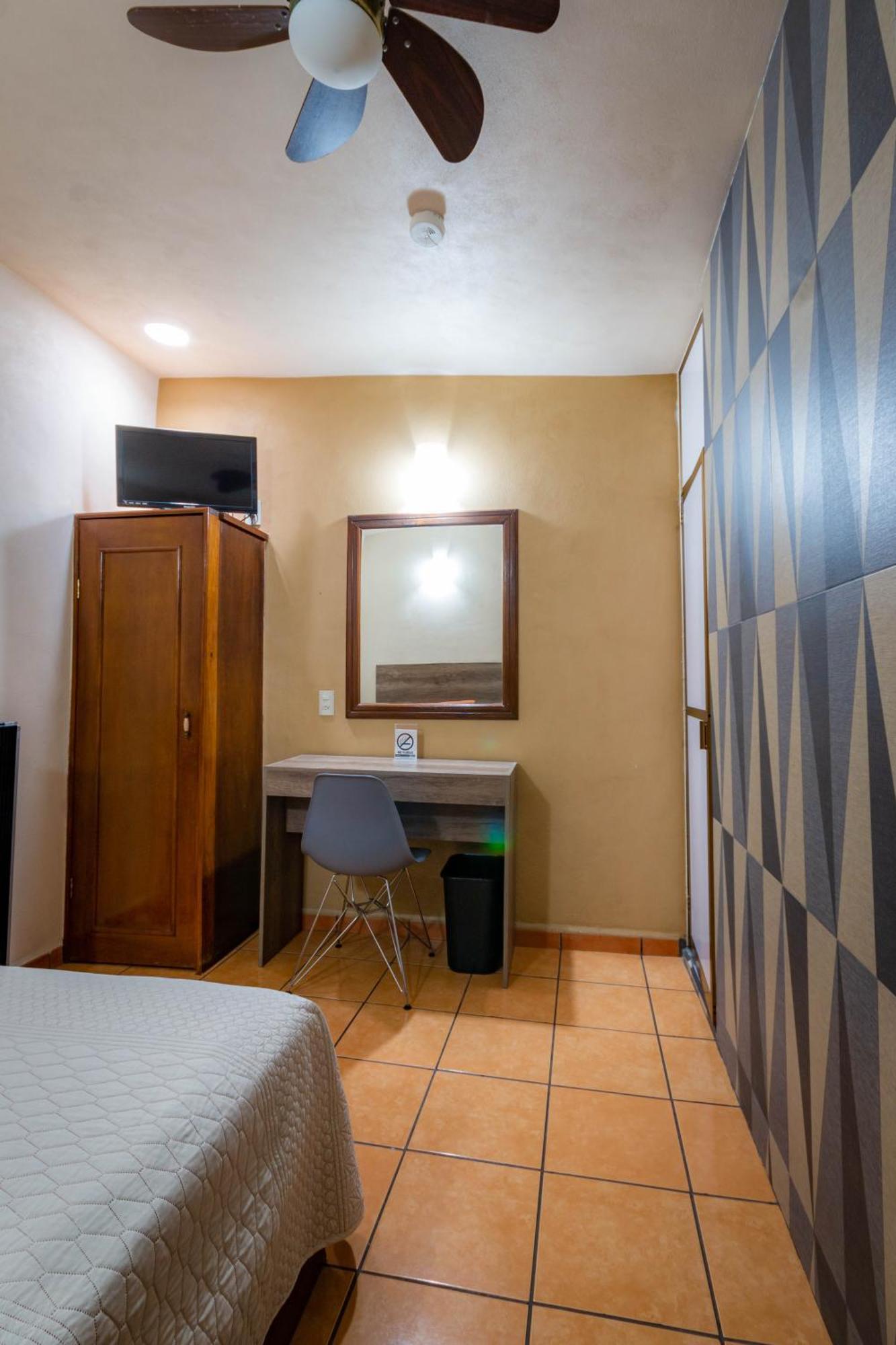Hotel Estefania Morelia Exterior photo