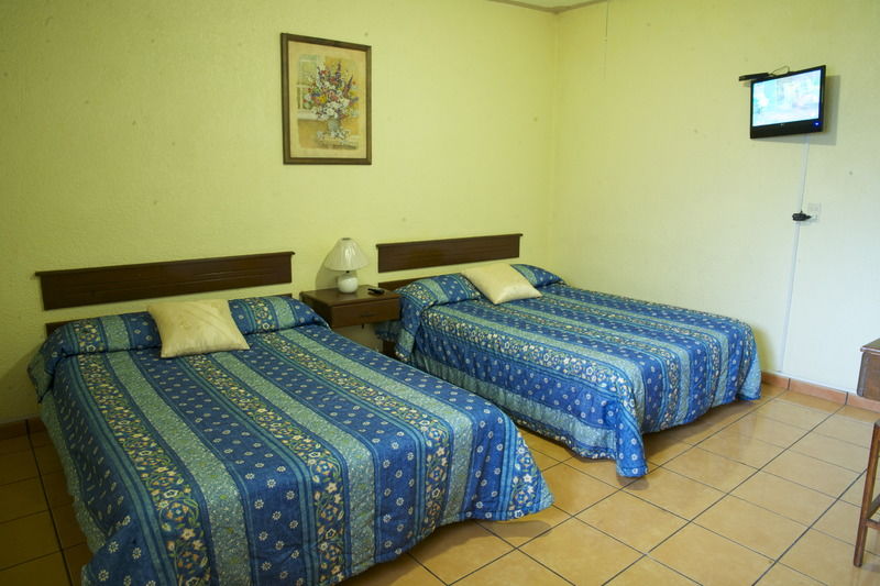 Hotel Estefania Morelia Exterior photo