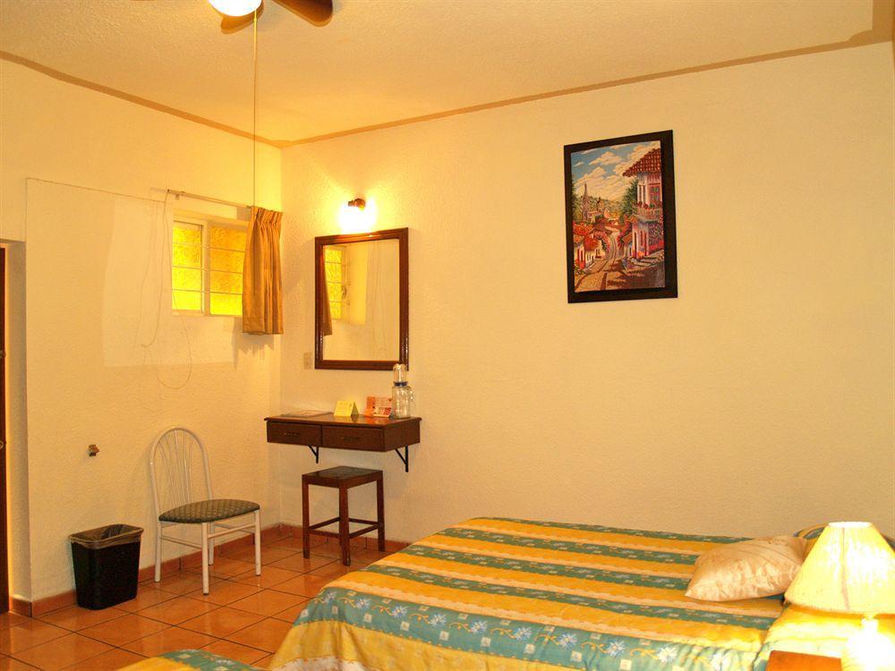 Hotel Estefania Morelia Exterior photo