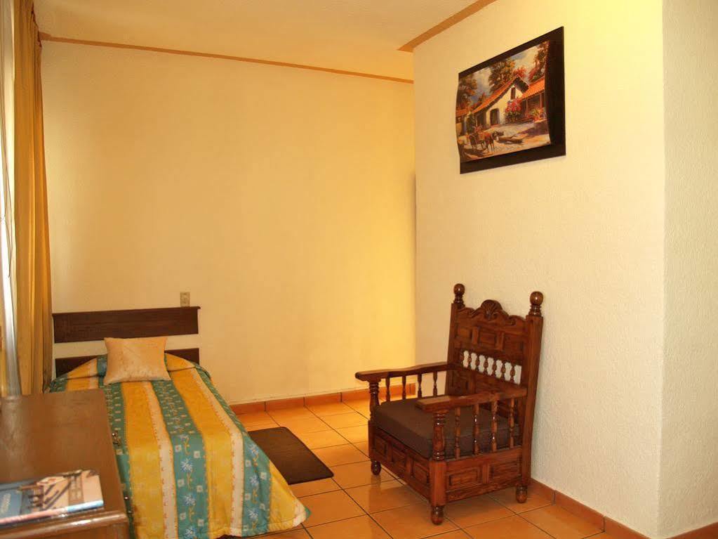 Hotel Estefania Morelia Exterior photo