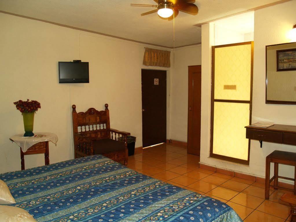Hotel Estefania Morelia Exterior photo
